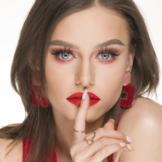 Jak zrobić kolorowy makijaż oczu - tutorial
